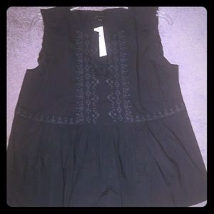 Ann Taylor Embroidered poplin shell